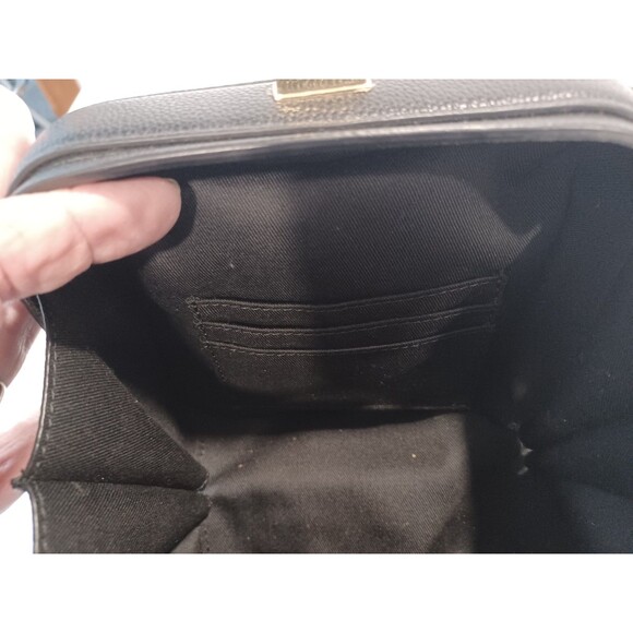 VINTAGE GUESS BLACK FAUX PEBBLED LEATHER SQUARE CROSSBODY BAG - Picture 11 of 13